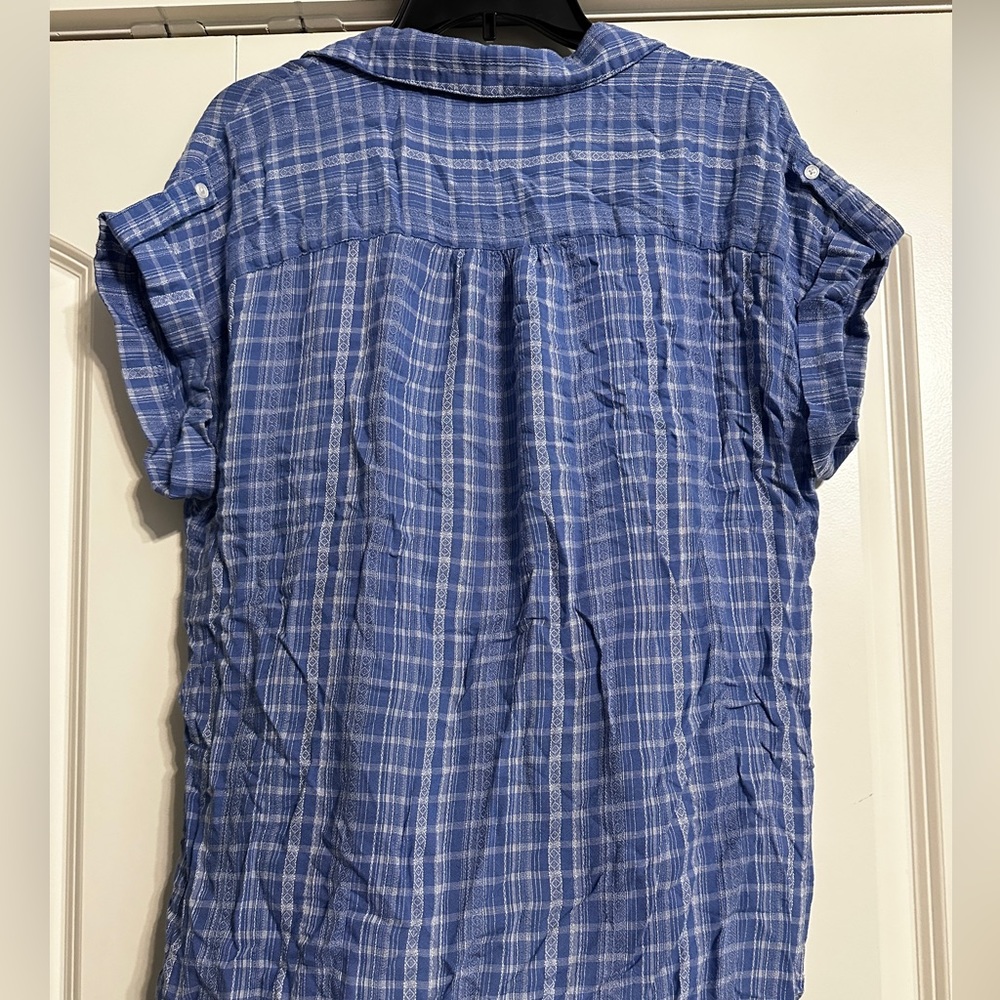 Button up blouse - Picture 3 of 3